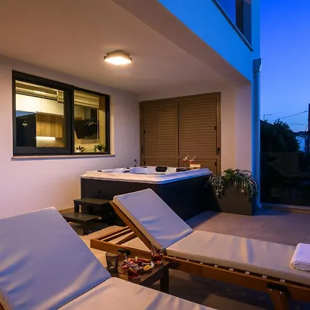 Luxury Lelu Apartment *