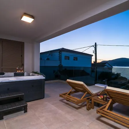 Apartment Luxury Lelu *