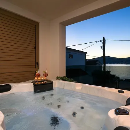 Apartment Luxury Lelu *