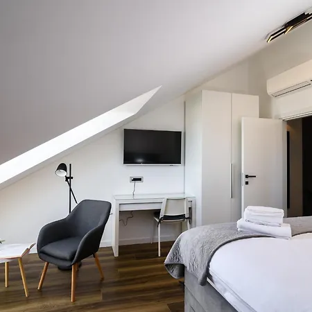 Luxury Lelu