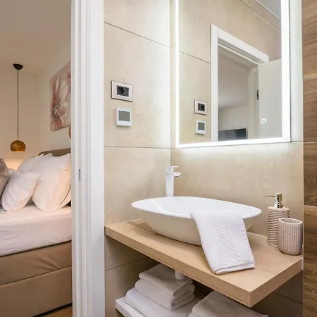 Luxury Lelu Apartment *